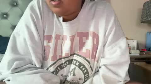 onlyinurdreams00 online show from November 20, 7:46 pm