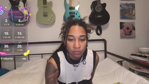 Snapshot of onlystrings chatting on May 26, 11:56 pm Duo online show from May 26, 11:56 pm