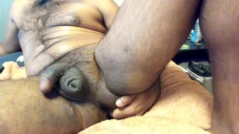 Snapshot of ontheedgel32 chatting on December 6, 11:57 pm ontheedgel32 online show from December 6, 11:57 pm