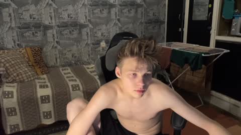 Snapshot of oofcblesssexx chatting on December 1, 10:32 pm bless god online show from December 1, 10:32 pm