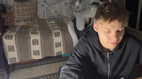 Snapshot of oofcblesssexx chatting on December 9, 4:34 am bless god online show from December 9, 4:34 am