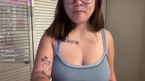 Miss Girly online show from November 12, 8:19 pm