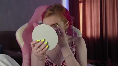 Snapshot of ooliviaa chatting on February 27, 1:33 pm Hannah online show from February 27, 1:33 pm