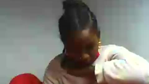 Snapshot of oooorazanasoa chatting on June 27, 3:28 pm oooorazanasoa online show from June 27, 3:28 pm