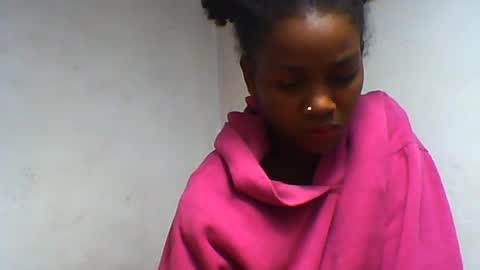 Snapshot of oooorazanasoa chatting on June 29, 11:21 am oooorazanasoa online show from June 29, 11:21 am