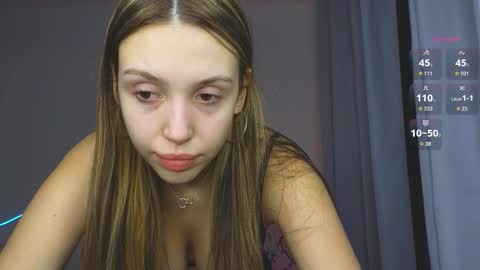 Snapshot of oopsiekitten chatting on October 10, 4:39 pm Alice online show from October 10, 4:39 pm