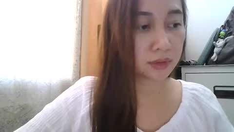 Snapshot of oopsitseloise chatting on April 13, 4:07 am Eloise online show from April 13, 4:07 am