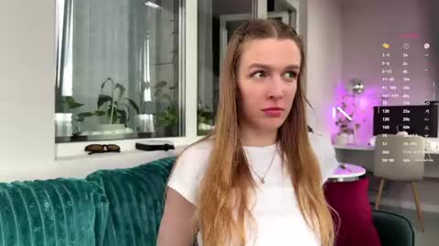 Snapshot of oopssocute chatting on June 9, 3:01 pm oopssocute online show from June 9, 3:01 pm