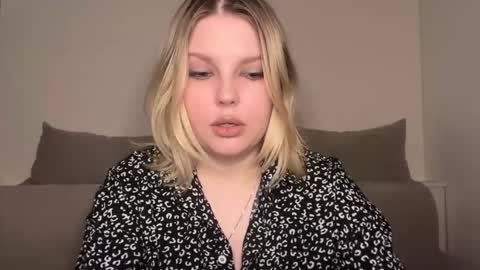 Ophelia online show from March 23, 12:36 am