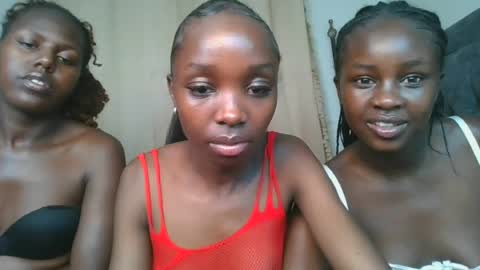 Snapshot of ophellia1 chatting on August 5, 8:11 pm ophellia1 online show from August 5, 8:11 pm