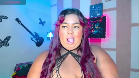 Snapshot of opraxbell chatting on February 13, 2:51 am OpraxBell online show from February 13, 2:51 am