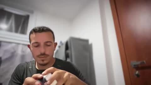 Snapshot of or690 chatting on October 26, 5:52 pm or online show from October 26, 5:52 pm