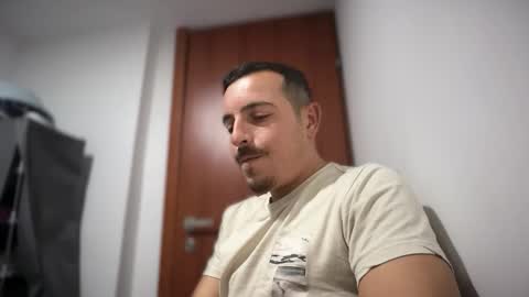 Snapshot of or690 chatting on November 22, 9:25 pm or online show from November 22, 9:25 pm