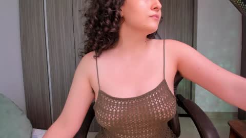 Snapshot of orchide_ chatting on February 7, 12:42 am Claire online show from February 7, 12:42 am