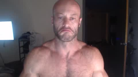 Snapshot of oregon87 chatting on May 6, 3:46 am The Oregon Lumberjack online show from May 6, 3:46 am