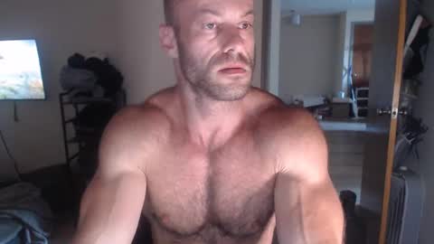 Snapshot of oregon87 chatting on May 7, 1:22 am The Oregon Lumberjack online show from May 7, 1:22 am