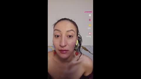 Snapshot of oriana_111 chatting on May 24, 3:50 pm oriana_111 online show from May 24, 3:50 pm