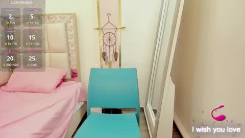 Snapshot of oriana_davis chatting on March 7, 12:58 am Oriana online show from March 7, 12:58 am