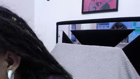 Snapshot of orianna_bodmod chatting on December 6, 8:59 am ORIANNA online show from December 6, 8:59 am