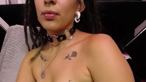 Snapshot of orianna_bodmod chatting on January 3, 10:31 am ORIANNA online show from January 3, 10:31 am