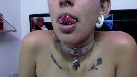 Snapshot of orianna_bodmod chatting on January 22, 9:02 am ORIANNA online show from January 22, 9:02 am