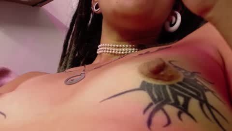 Snapshot of orianna_bodmod chatting on January 29, 10:27 am ORIANNA online show from January 29, 10:27 am