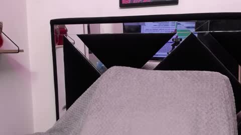 Snapshot of orianna_bodmod chatting on March 6, 10:41 am ORIANNA online show from March 6, 10:41 am