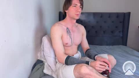 Snapshot of origamicat chatting on February 15, 7:27 am origamicat online show from February 15, 7:27 am