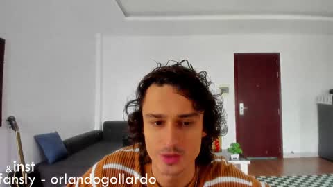 Snapshot of orlando__bloom chatting on January 15, 1:34 am Fansly and Instagram -  online show from January 15, 1:34 am