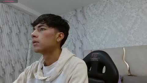 osamu_tay online show from April 20, 3:20 am