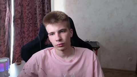 Snapshot of oscar_21_cm chatting on May 12, 8:11 am good boy online show from May 12, 8:11 am