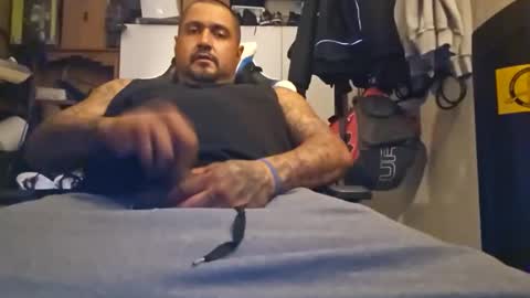 Snapshot of oscarh7979 chatting on November 9, 1:04 am oscarh7979 online show from November 9, 1:04 am