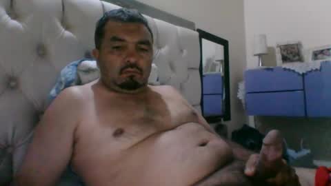 oscarjhe3512 online show from March 7, 2:52 am