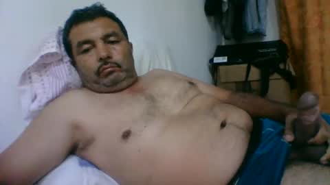 oscarjhe3512 online show from March 24, 2:38 am