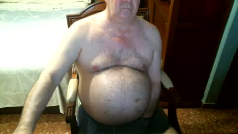 Snapshot of oscarw chatting on July 4, 2:56 pm Oscar online show from July 4, 2:56 pm