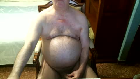 Snapshot of oscarw chatting on July 18, 4:44 pm Oscar online show from July 18, 4:44 pm
