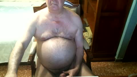 Snapshot of oscarw chatting on July 20, 4:20 pm Oscar online show from July 20, 4:20 pm