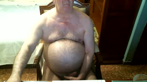 Snapshot of oscarw chatting on July 28, 4:39 pm Oscar online show from July 28, 4:39 pm