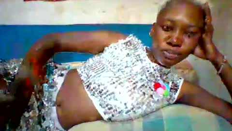 Snapshot of oshee444 chatting on February 20, 9:43 am oshee444 online show from February 20, 9:43 am