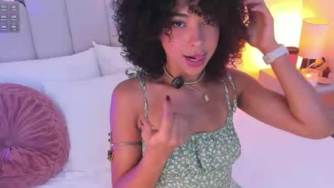 Snapshot of oshun_25 chatting on November 10, 12:48 pm Oshun online show from November 10, 12:48 pm