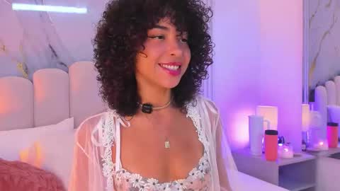 Snapshot of oshun_25 chatting on November 12, 12:49 pm Oshun online show from November 12, 12:49 pm