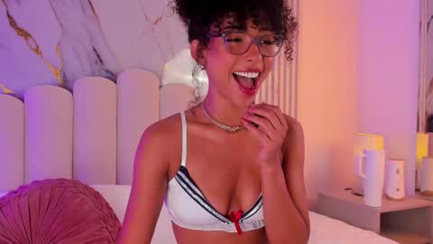 Snapshot of oshun_25 chatting on November 29, 12:41 pm Oshun online show from November 29, 12:41 pm