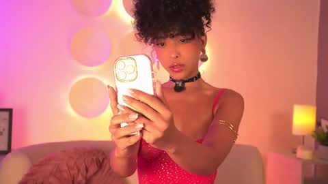 Snapshot of oshun_25 chatting on February 21, 11:50 pm Oshun online show from February 21, 11:50 pm