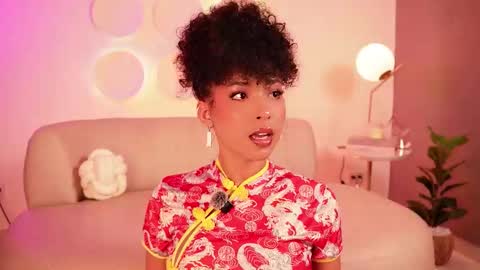 Snapshot of oshun_25 chatting on March 18, 12:19 pm Oshun online show from March 18, 12:19 pm