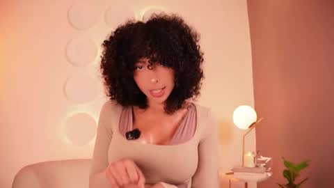 Snapshot of oshun_25 chatting on March 20, 12:10 pm Oshun online show from March 20, 12:10 pm