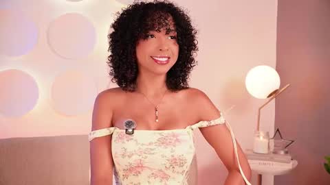 Snapshot of oshun_25 chatting on March 25, 12:44 pm Oshun online show from March 25, 12:44 pm