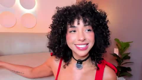 Snapshot of oshun_25 chatting on May 5, 12:46 pm Oshun online show from May 5, 12:46 pm