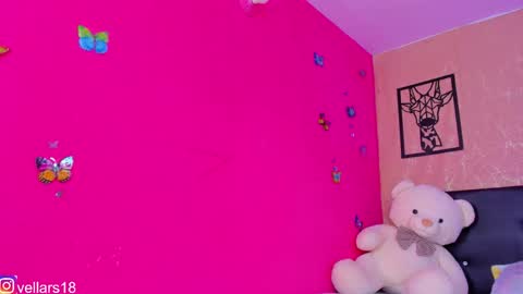 vella online show from September 28, 7:52 pm