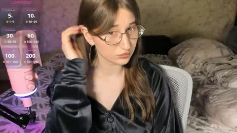 Snapshot of oskar_fucker chatting on May 19, 12:55 pm Leliana online show from May 19, 12:55 pm