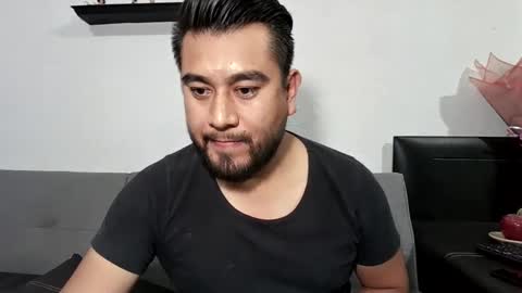 Snapshot of oskregal chatting on February 5, 2:05 am oskregal online show from February 5, 2:05 am